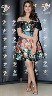 Parineeti Chopra feet photo thumbnail