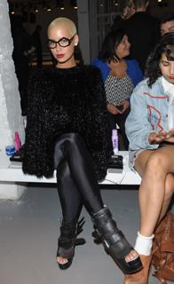 Amber Rose feet photo thumbnail