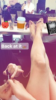 Karlie Kloss feet photo thumbnail
