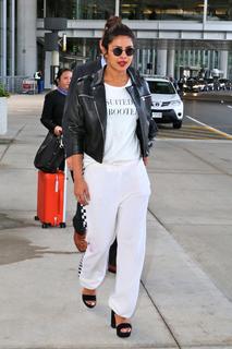 Priyanka Chopra Jonas feet photo thumbnail