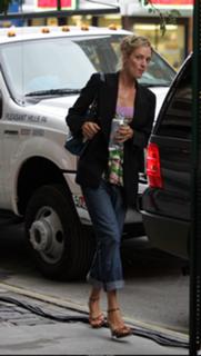 Uma Thurman feet photo thumbnail