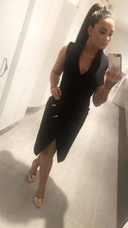 Demi Lovato feet photo thumbnail