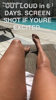 Gabbie Hanna feet photo thumbnail