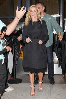Reese Witherspoon feet photo thumbnail