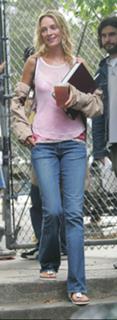 Uma Thurman feet photo thumbnail