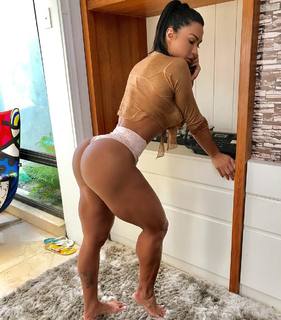 Gracyanne Barbosa feet photo thumbnail