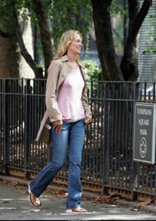 Uma Thurman feet photo thumbnail