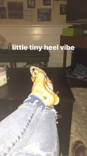 JoJo feet photo thumbnail