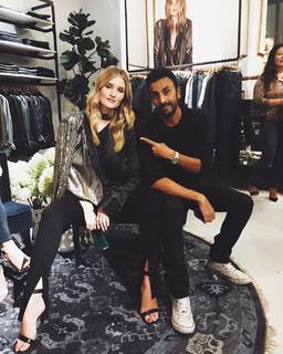 Rosie Huntington-Whiteley feet photo thumbnail