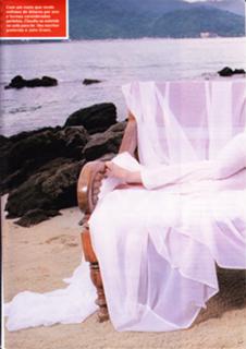 Claudia Schiffer feet photo thumbnail