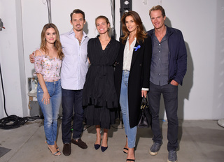 Rachel Bilson feet photo thumbnail