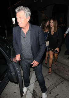 Katharine McPhee feet photo thumbnail