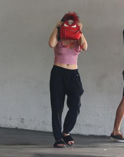 Ariel Winter feet photo thumbnail