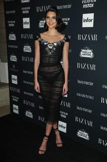 Kendall Jenner feet photo thumbnail