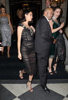 Kendall Jenner feet photo thumbnail