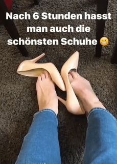 Daniela Katzenberger feet photo thumbnail