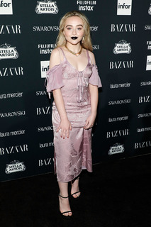 Sabrina Carpenter feet photo thumbnail