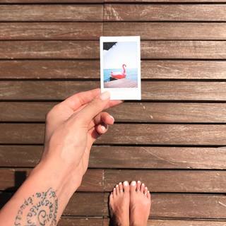 Athina Oikonomakou feet photo thumbnail