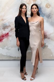 Lily Aldridge feet photo thumbnail