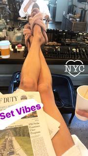 Karlie Kloss feet photo thumbnail