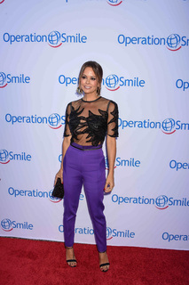 Brooke Burke feet photo thumbnail