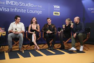 Alison Brie feet photo thumbnail