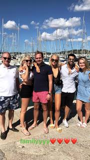 Pixie Lott feet photo thumbnail
