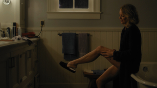 Naomi Watts feet photo thumbnail