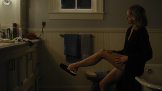 Naomi Watts feet photo thumbnail