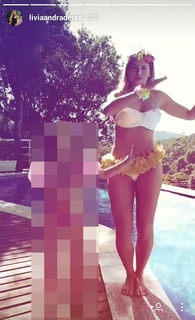 Lívia Andrade feet photo thumbnail