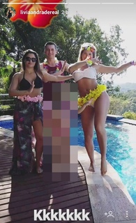 Lívia Andrade feet photo thumbnail