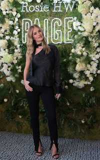 Rosie Huntington-Whiteley feet photo thumbnail