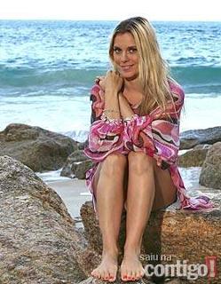 Carolina Dieckmann feet photo thumbnail