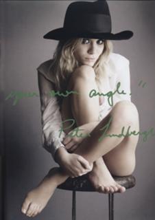 Ashley Olsen feet photo thumbnail