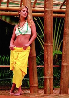 Carolina Dieckmann feet photo thumbnail