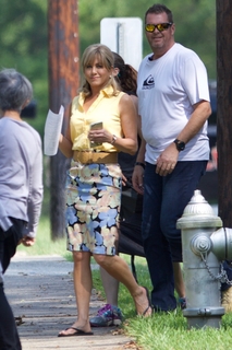 Jennifer Aniston feet photo thumbnail