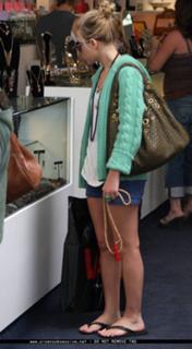 Ashley Olsen feet photo thumbnail