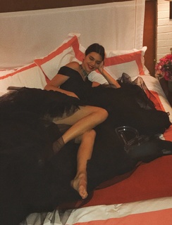 Kendall Jenner feet photo thumbnail