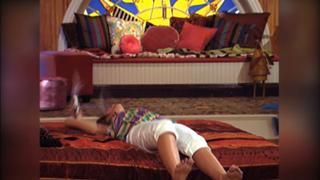 Miley Cyrus feet photo thumbnail