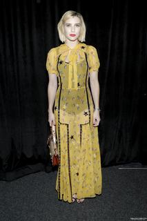 Emma Roberts feet photo thumbnail