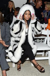 Nicki Minaj feet photo thumbnail