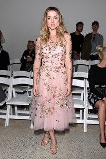 Ana de Armas feet photo thumbnail
