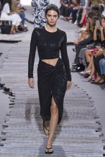Kendall Jenner feet photo thumbnail