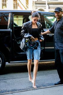 Kendall Jenner feet photo thumbnail