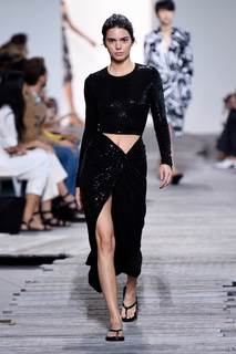 Kendall Jenner feet photo thumbnail