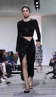 Kendall Jenner feet photo thumbnail