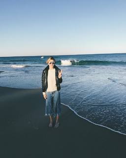 Grace Helbig feet photo thumbnail