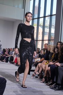 Kendall Jenner feet photo thumbnail