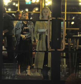 Chloë Grace Moretz feet photo thumbnail
