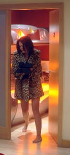 Miley Cyrus feet photo thumbnail